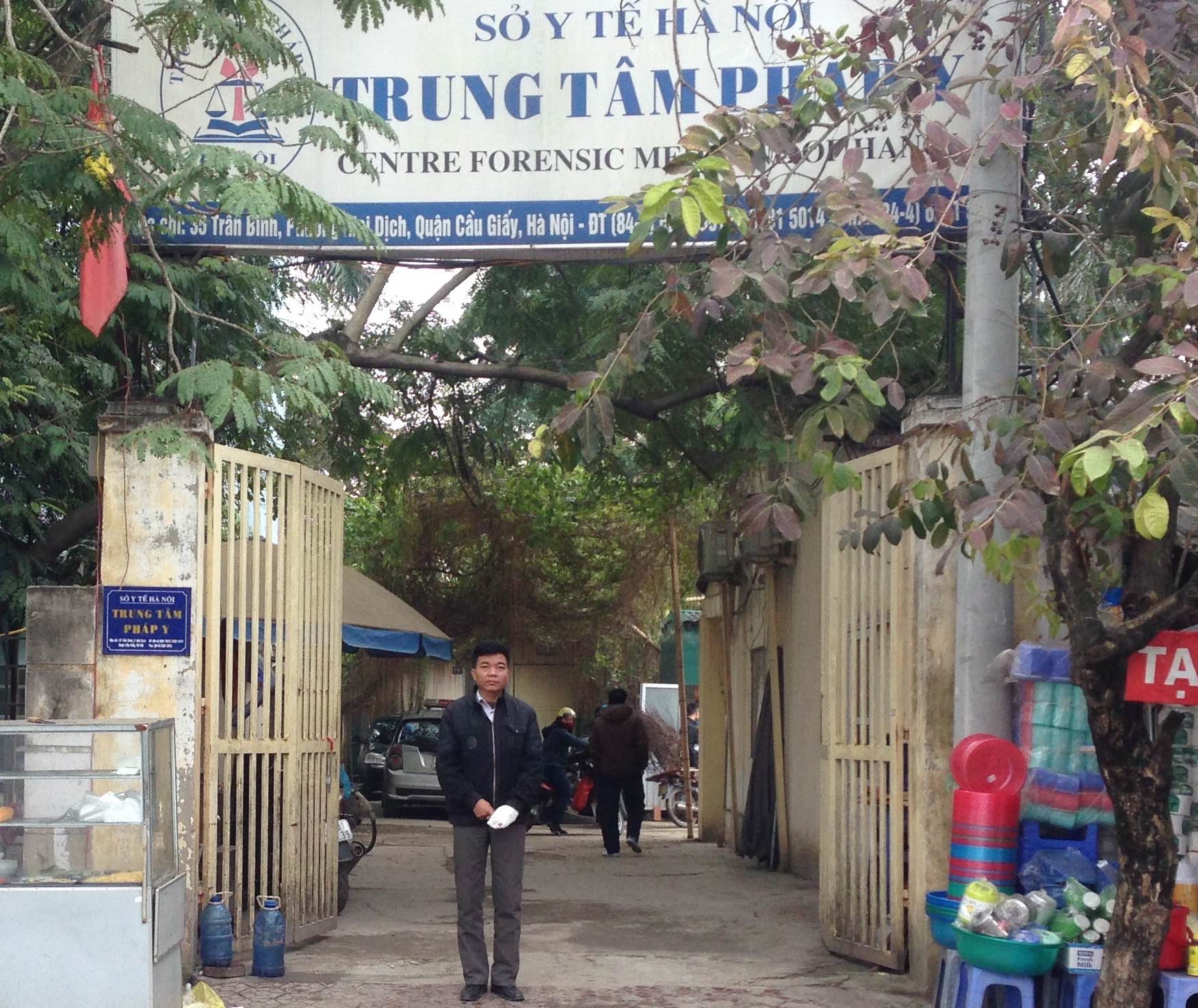 Ông Nguyễn Đoàn Bộ tới giám định thương tật tại Trung tâm Pháp y, Sở Y tế Hà Nội.