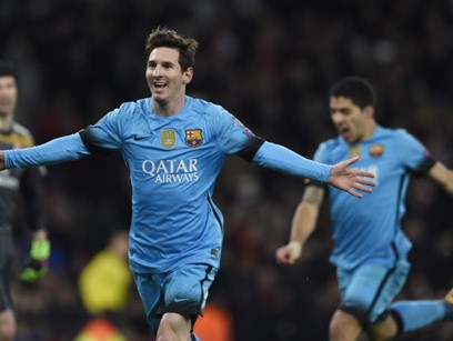 Messi lần đầu trong sự nghiệp chọc thủng lưới Petr Cech