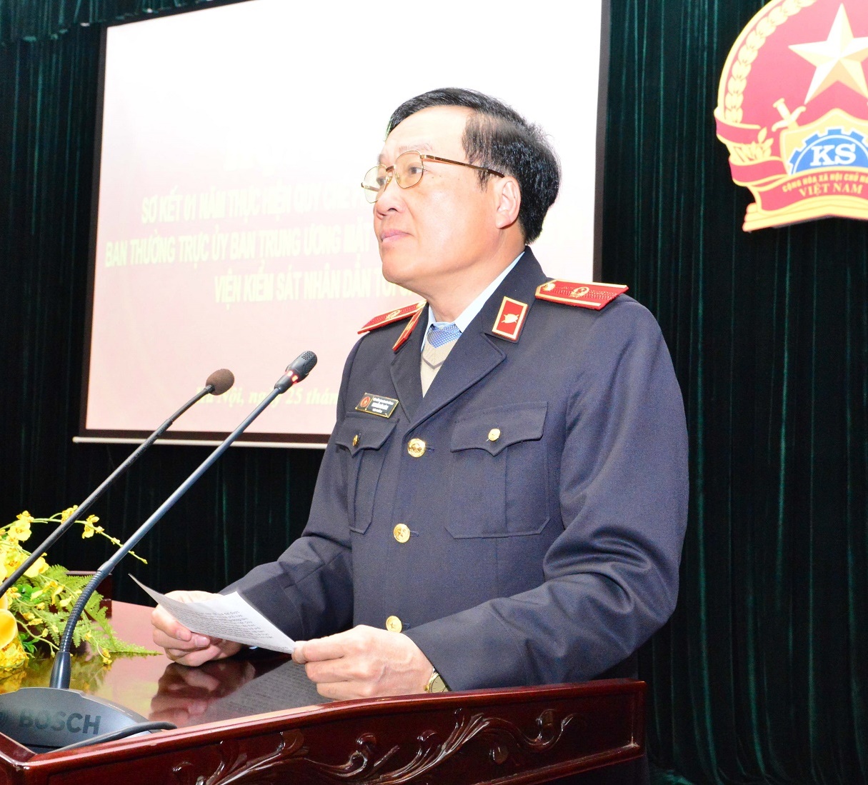 Đồng chí Nguyễn Hòa Bình, Bí thư Trung ương Đảng, Viện trưởng VKSNDTC phát biểu chỉ đạo tại Hội nghị