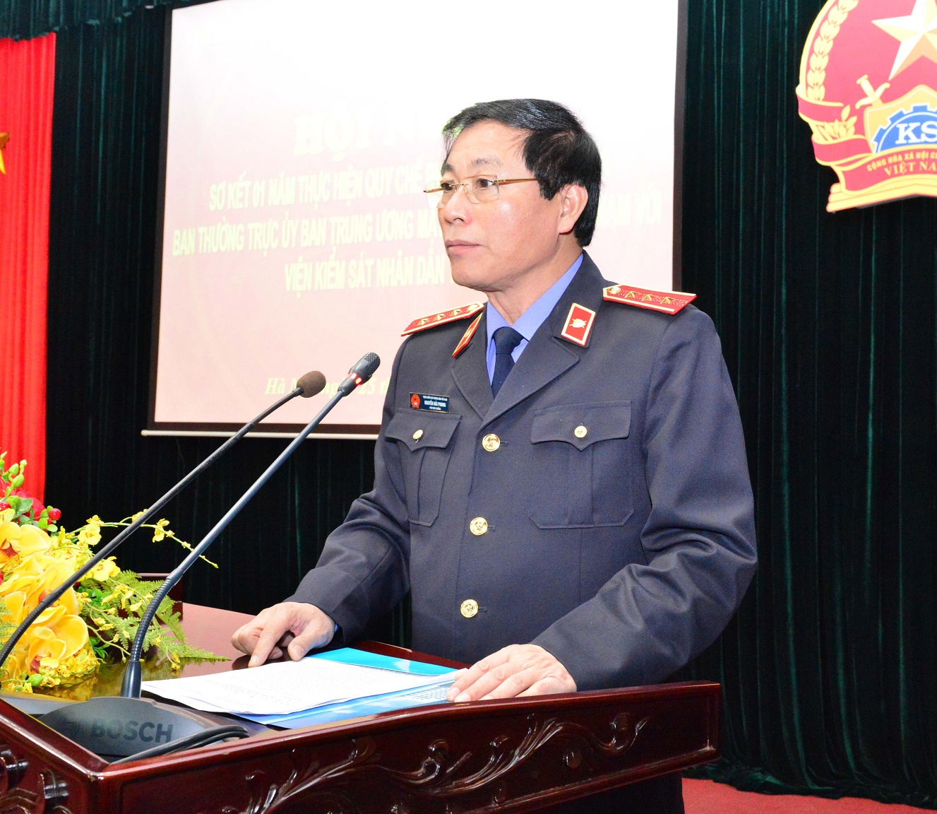 Phó Viện trưởng Thường trực VKSNDTC Nguyễn Hải Phong trình bày báo cáo sơ kết 