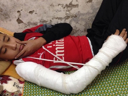 Giáo viên đánh rạn xương học trò bị đình chỉ công tác