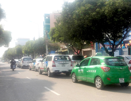 Giá cước vận tải chần chừ giảm