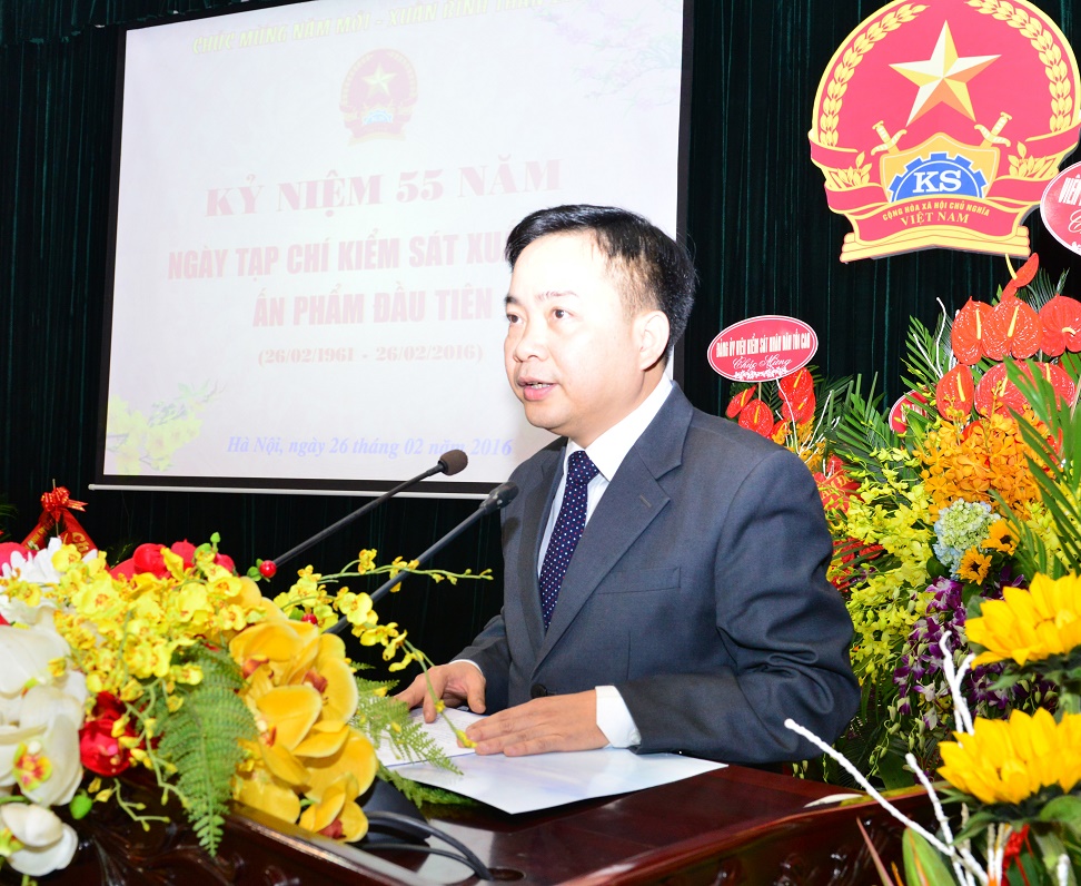 Tổng Biên tập Tạp chí Kiểm sát Nguyễn Như Hùng phát biểu tại buổi gặp mặt 