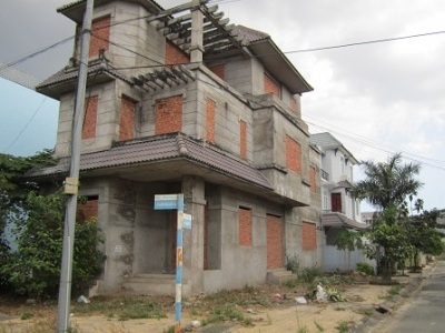 Bất động sản vẫn chạy tốt dù bị siết tín dụng