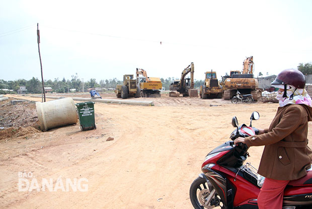 Dân chặn xe thi công khu tái định cư Lệ Sơn