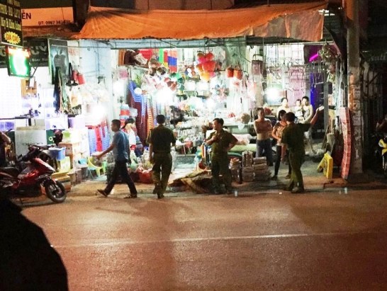 Đã khoanh vùng nhóm đối tượng chém rớt tay thanh niên ở Sài Gòn