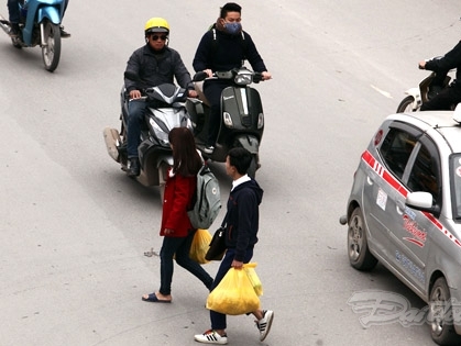 Xử phạt người đi bộ Chưa nghiêm, chưa sợ