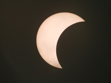 Người Sài Gòn đổ xô xem nhật thực một phần