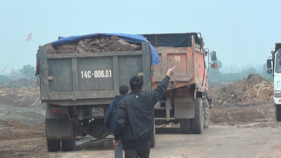 Ông Nguyễn Văn Thế - Chỉ huy trưởng gói thấu XL2 phải thay tư vấn giám sát đuổi hàng trăm xe tải chở đất đá không đạt tiêu chuẩn