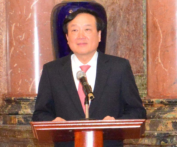 Đồng chí Nguyễn Hòa Bình, Bí thư Trung ương Đảng, Viện trưởng VKSNDTC phát biểu tại Lễ ký