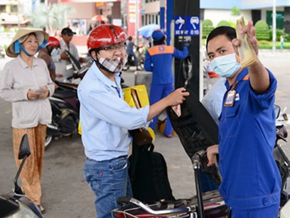 Giá xăng sẽ bật tăng 1 700 đồng lít từ hôm nay