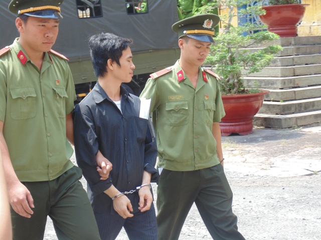 Tung tin khủng bố để câu like cho fanpage