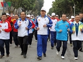 Ông Nguyễn Thiện Nhân chạy trong Ngày Olympic vì sức khỏe toàn dân
