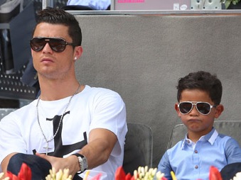 C Ronaldo  Tôi muốn con trai trở thành ngôi sao hàng đầu