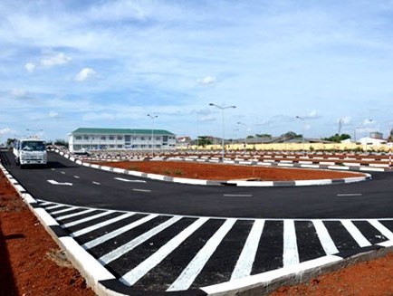 Trung tâm đào tạo lái xe số tự động vắng học viên