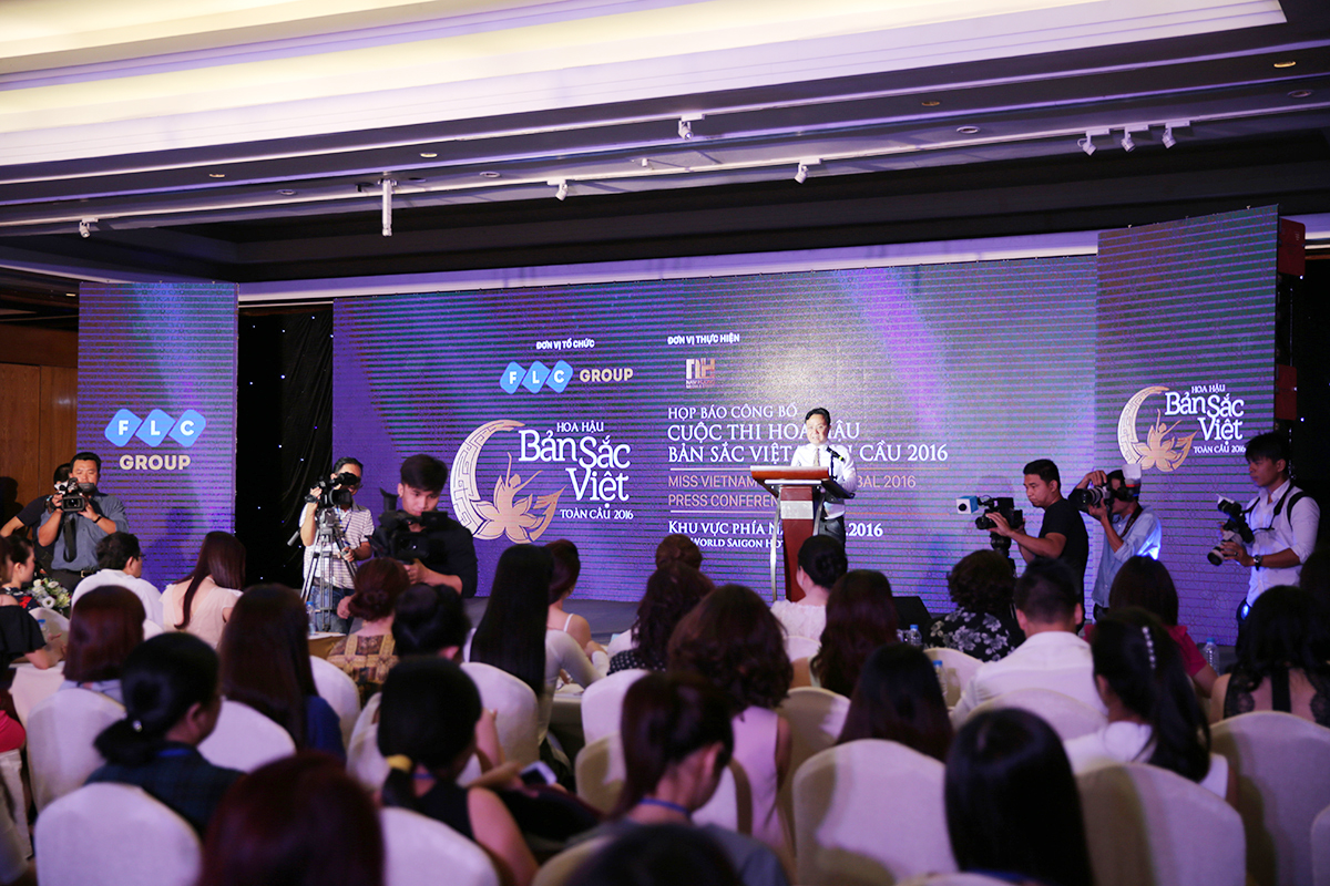  Đông đảo nhà báo, phóng viên đã đến dự buổi Họp báo công bố cuộc thi “Hoa hậu Bản sắc Việt toàn cầu 2016” tại TP. HCM ngày 31/3
