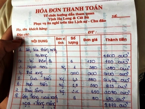 Tàu du lịch bị đình chỉ vì chặt chém khách trên Vịnh Hạ Long