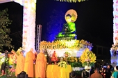 Hàng vạn người chiêm bái tượng Phật Ngọc