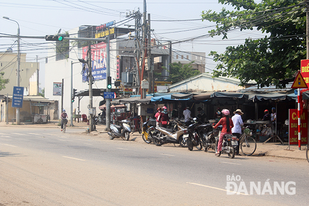Mất an toàn giao thông trước chợ Lệ Trạch