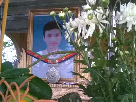 Học sinh giỏi quốc gia chết bất thường bên bờ sông