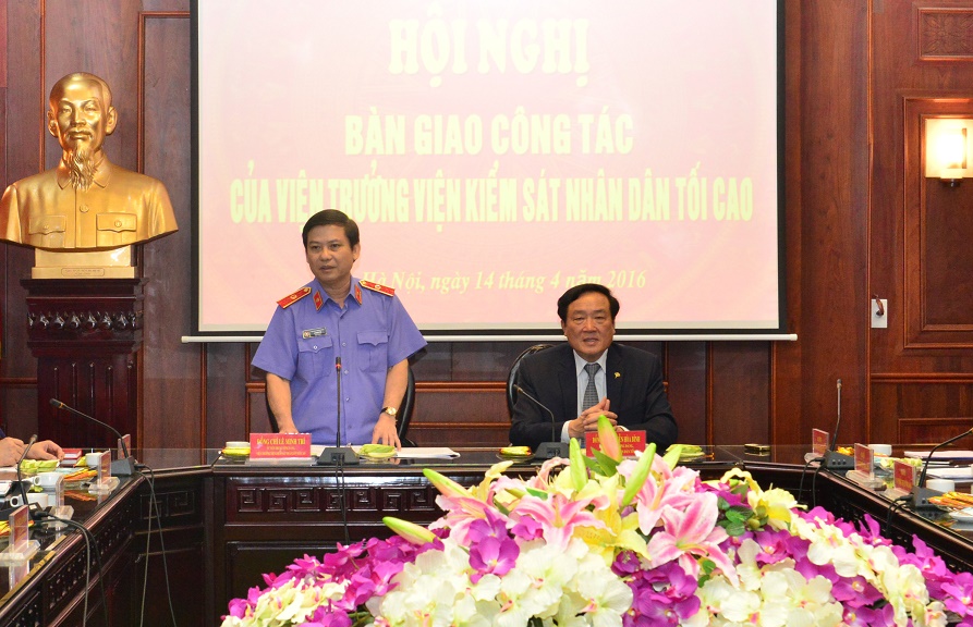 Đồng chí Lê Minh Trí, Ủy viên Trung ương Đảng, Viện trưởng VKSNDTC phát biểu tại Hội nghị