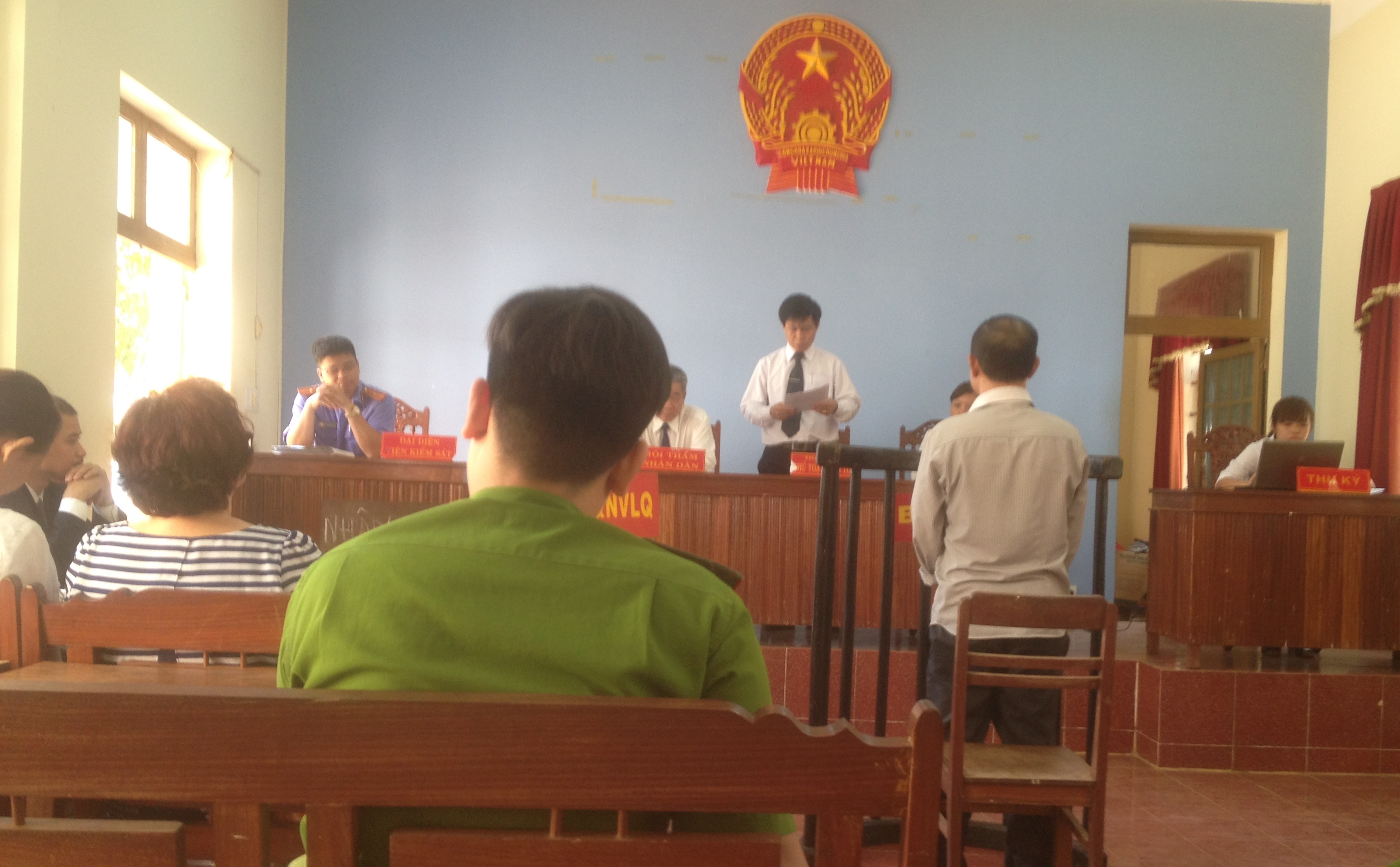 Phiên tòa xét xử Tạ Linh Sơn ngày 12/04/2016