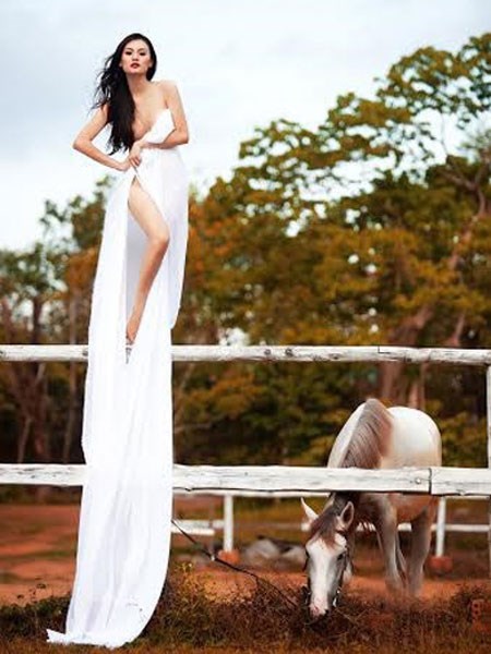 Bài 1 Mơ hồ chuyện khỏa thân tới mức phản cảm