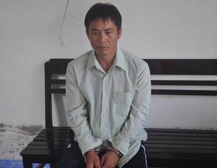 Bị chồng tạt axít vì  từ chối quan hệ