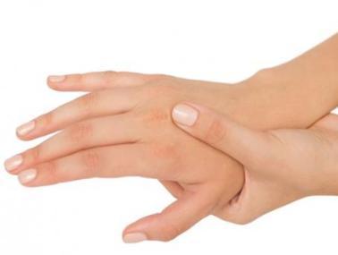 Lưu thông máu kém - thủ phạm gây chứng tê bì chân tay