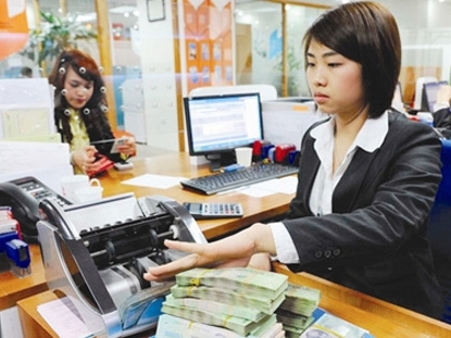 Ngân hàng tiếp tục giảm lãi suất