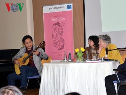 Ra mắt sách Truyện Kiều song ngữ Đức – Việt