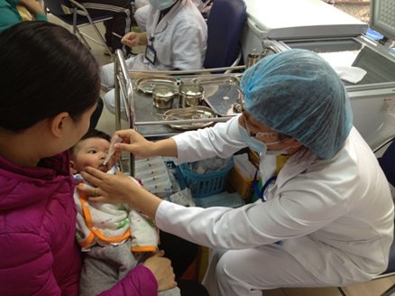 Từ tháng 6, Việt Nam chuyển đổi sử dụng vắc xin bại liệt