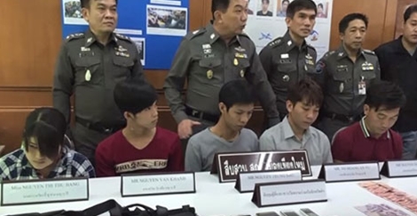 Một nhóm người Việt bị bắt do trộm đồ ở nước ngoài.