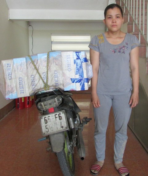 Bắt đối tượng vận chuyển thuốc lá