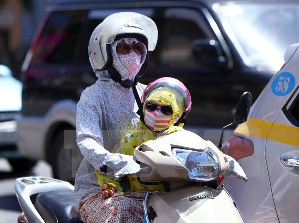 Làm gì để bảo vệ sức khỏe trước tình hình nắng nóng kéo dài