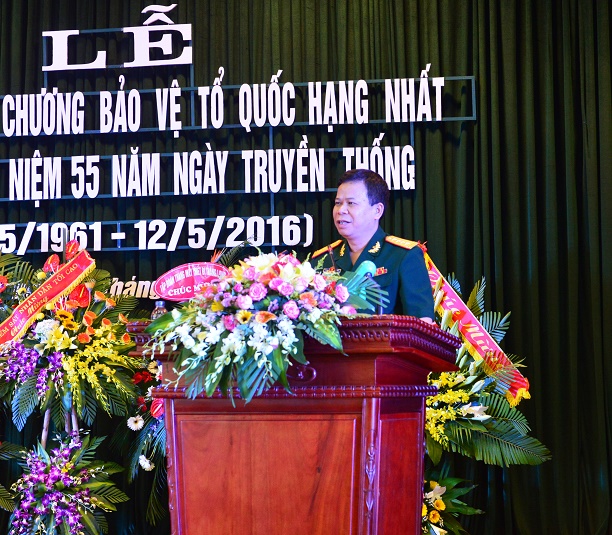 Phó Viện trưởng VKS quân sự Trung ương Tạ Quang Khải trình bày diễn văn tại buổi Lễ
