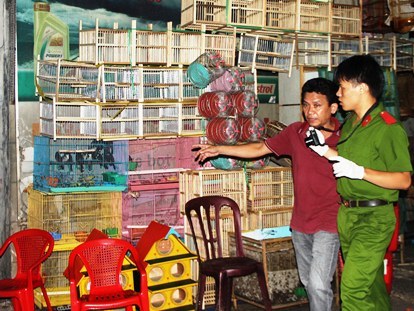Chủ tiệm chim ở Sài Gòn bị khách đâm tử vong