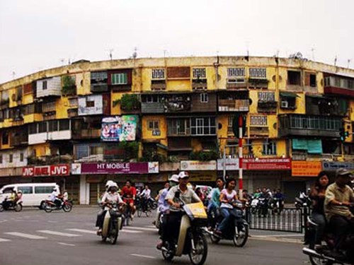 Các chung cư cũ ở Hà Nội đã biến đổi rất nhiều so với lúc ra đời