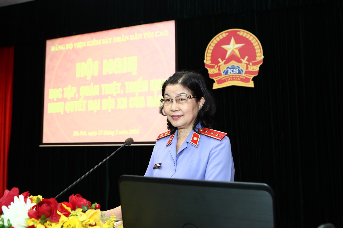 Đồng chí Nguyễn Thị Thủy Khiêm - Bí thư Đảng ủy, Phó Viện trưởng VKSNDTC phát biểu khai mạc Hội nghị