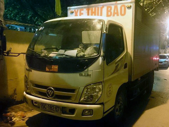 Hà Nội Gắn nhãn Xe thư báo để vận chuyển hàng lậu