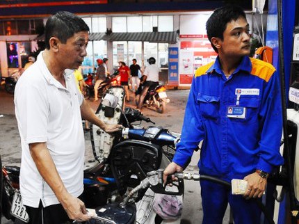 Xăng nhiều khả năng không tăng giá ngày mai