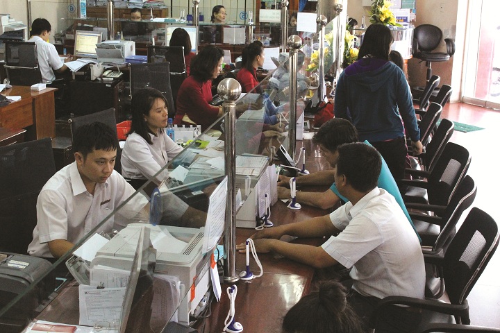 Hạ lãi suất cho vay Ngân hàng nhịn miệng đãi khách