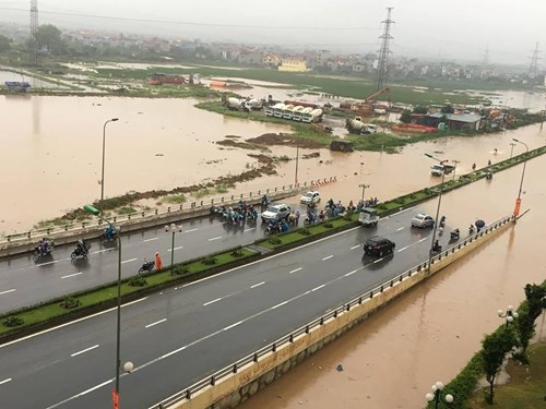 Mưa 280mm trong 5 giờ, Hà Nội kiểu gì cũng ngập trắng