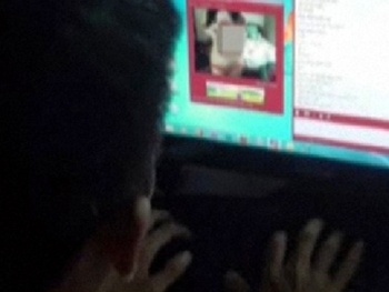 Bùng nổ hotgirl show hàng qua mạng