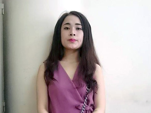 Hà Nội Kiều nữ xăm ở đùi bị bắt khi vừa bay