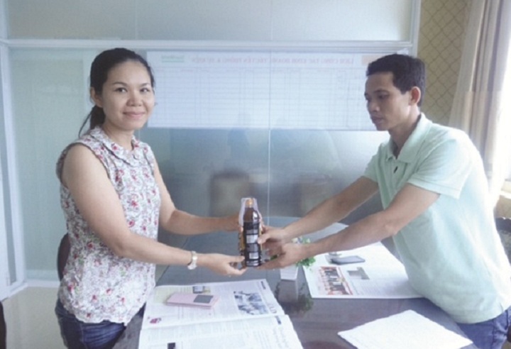 Vụ Trà xanh C2 và nước tăng lực của URC nhiễm độc Hàng tồn kho từng tiêu thụ bằng chương trình từ thiện