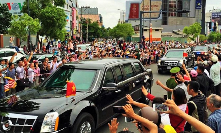 Người Sài Gòn nồng nhiệt đón Tổng thống Mỹ Barack Obama