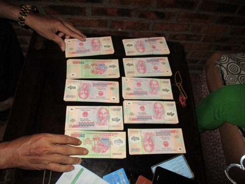 Phá đường dây tiêu thụ tiền giả quy mô lớn