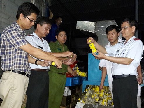 Tiêu hủy 10 tấn sản phẩm trà xanh C2 không đạt chất lượng