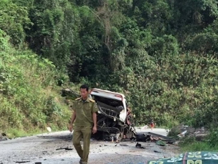 Vụ nổ xe khách 8 người chết Xe chở nhiều pháo lậu